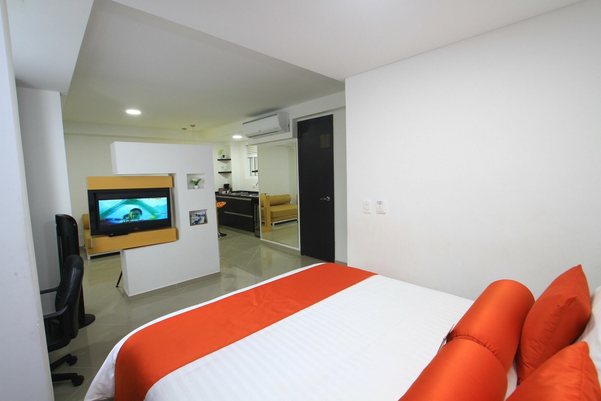 Hotel Piaro In Suites Cali Exterior foto